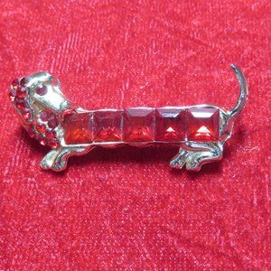 Vintage Dachshund Dog Gold Tone Brooch Pin With Ruby Colored Stones